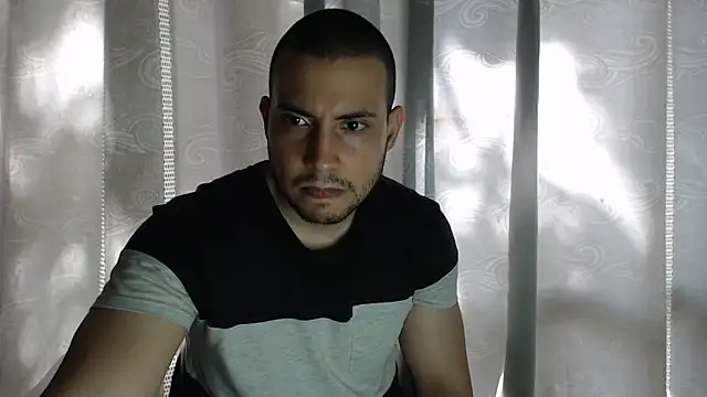 Snapshot of Armando_2002 chatting on October 14, 7:10 pm Armando 2002 online show from October 14, 7:10 pm