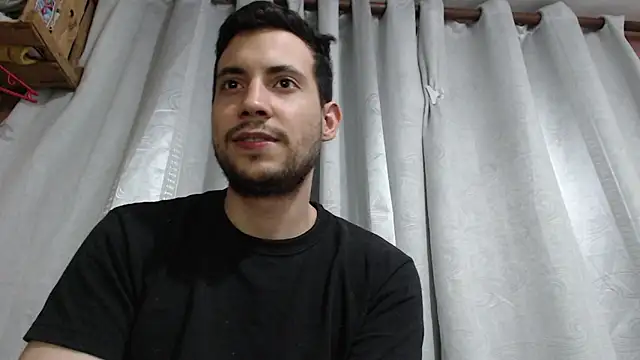 Snapshot of Armando_2002 chatting on March 21, 4:06 am Armando 2002 online show from March 21, 4:06 am