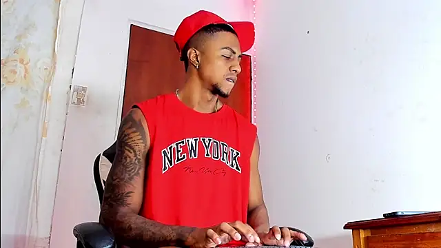 Snapshot of YeremiBrowm chatting on December 29, 6:05 pm YeremiBrowm online show from December 29, 6:05 pm