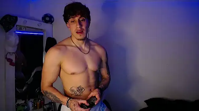 strongboy  online show from December 29, 7:39 am