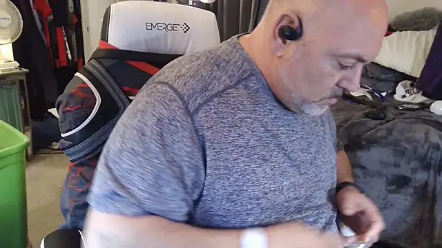 Snapshot of Drake_DVamp chatting on March 22, 3:30 am Drake DVamp online show from March 22, 3:30 am