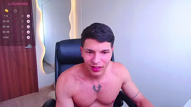 Snapshot of harrisoncuper chatting on October 16, 10:07 pm harrisoncuper online show from October 16, 10:07 pm