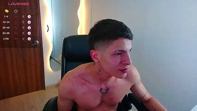 Snapshot of harrisoncuper chatting on February 18, 1:10 am harrisoncuper online show from February 18, 1:10 am