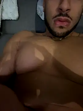 Snapshot of pimentfort77 chatting on October 15, 10:17 pm pimentfort77 online show from October 15, 10:17 pm