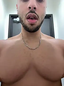 Snapshot of pimentfort77 chatting on March 21, 12:06 pm pimentfort77 online show from March 21, 12:06 pm