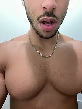 Snapshot of pimentfort77 chatting on February 28, 12:20 pm pimentfort77 online show from February 28, 12:20 pm