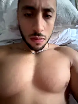 Snapshot of pimentfort77 chatting on December 6, 8:48 am pimentfort77 online show from December 6, 8:48 am