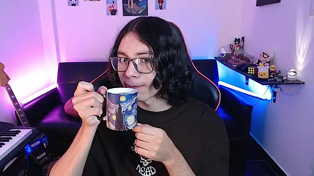 Snapshot of malik_harrison__ chatting on March 17, 2:47 pm malik harrison   online show from March 17, 2:47 pm