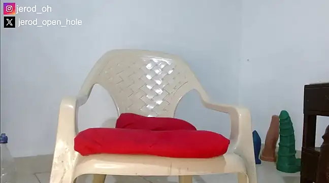 Snapshot of jerod_oh chatting on December 6, 2:24 am jerod oh online show from December 6, 2:24 am