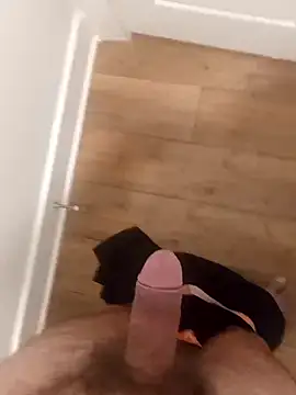 Snapshot of Mark_Dad chatting on October 24, 9:33 am Mark Dad online show from October 24, 9:33 am