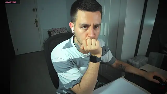 HonestAndrew online show from March 20, 6:42 pm