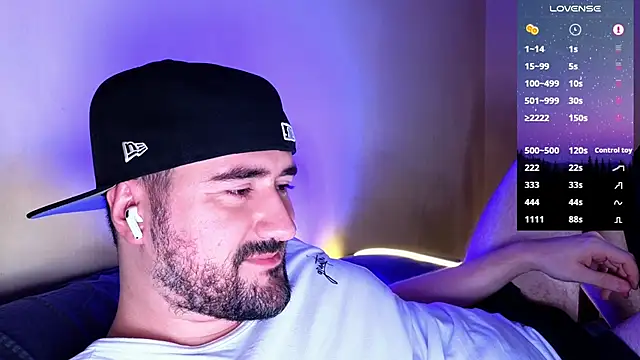 Snapshot of DominantTheo chatting on February 17, 3:25 am DominantTheo online show from February 17, 3:25 am