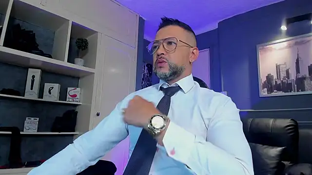 MrFrank tattoo online show from November 4, 1:12 pm