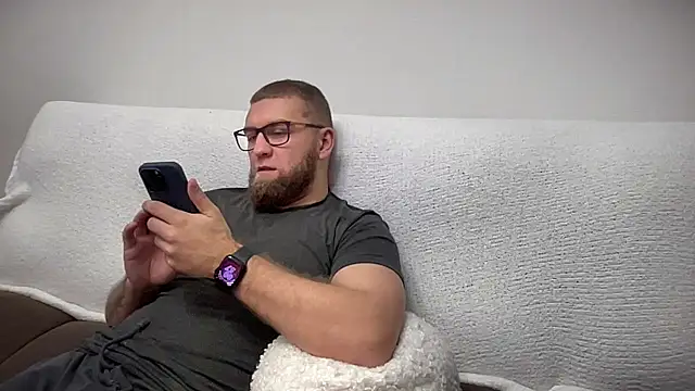 Snapshot of Bear_bear_ chatting on December 21, 9:58 pm Bear bear  online show from December 21, 9:58 pm