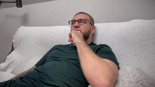 Snapshot of Bear_bear_ chatting on December 7, 1:07 pm Bear bear  online show from December 7, 1:07 pm