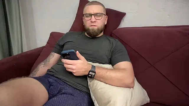 Snapshot of Bear_bear_ chatting on January 31, 5:53 pm Bear bear  online show from January 31, 5:53 pm