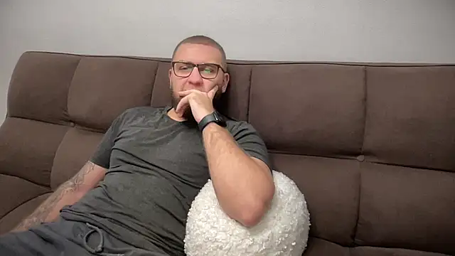 Snapshot of Bear_bear_ chatting on January 7, 1:54 pm Bear bear  online show from January 7, 1:54 pm