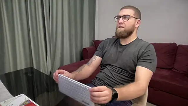 Snapshot of Bear_bear_ chatting on March 10, 4:35 pm Bear bear  online show from March 10, 4:35 pm
