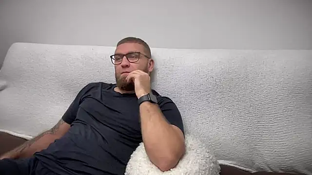 Snapshot of Bear_bear_ chatting on December 24, 12:33 am Bear bear  online show from December 24, 12:33 am