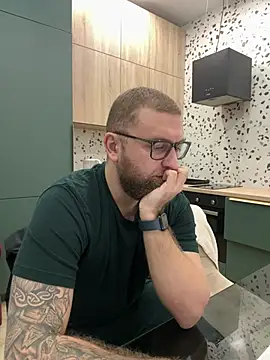 Snapshot of Bear_bear_ chatting on March 3, 1:26 pm Bear bear  online show from March 3, 1:26 pm