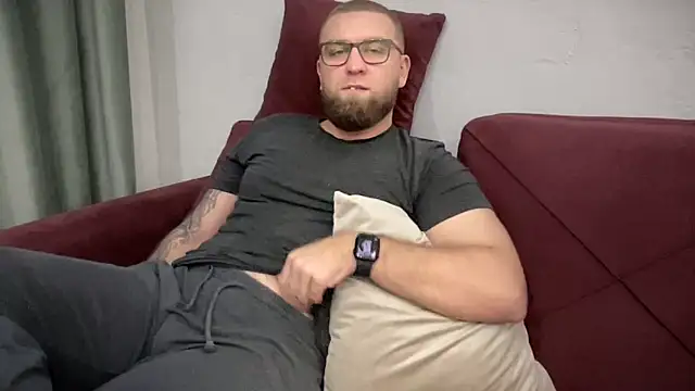 Snapshot of Bear_bear_ chatting on February 3, 3:38 pm Bear bear  online show from February 3, 3:38 pm