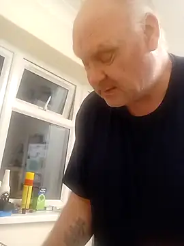 Snapshot of bigboy197311 chatting on January 22, 10:38 pm bigboy197311 online show from January 22, 10:38 pm