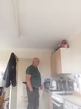 Snapshot of bigboy197311 chatting on October 9, 8:41 am bigboy197311 online show from October 9, 8:41 am