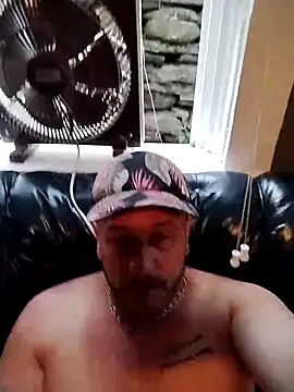 ShaneJames11 online show from April 30, 8:57 pm
