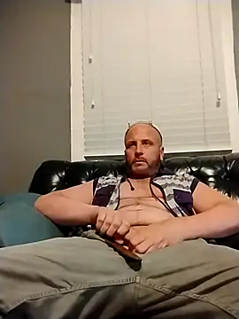 ShaneJames11 online show from May 13, 1:46 am