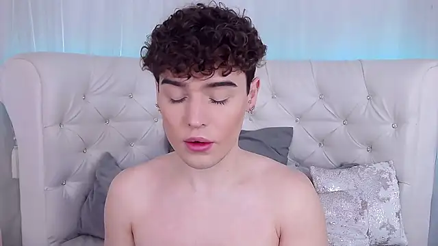 RobbyCharming online show from November 12, 3:45 am