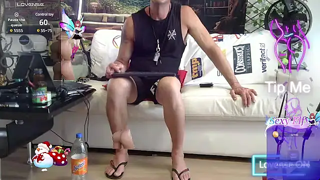 Snapshot of OSIRlS chatting on February 2, 5:32 am OSIRlS online show from February 2, 5:32 am