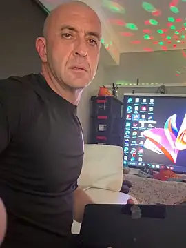 Snapshot of OSIRlS chatting on September 12, 2:39 pm OSIRlS online show from September 12, 2:39 pm