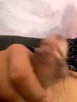 Hullax online show from November 13, 3:00 am