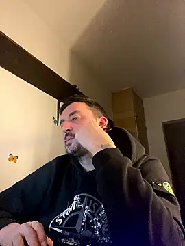 Fireflyerrr online show from January 8, 6:02 pm