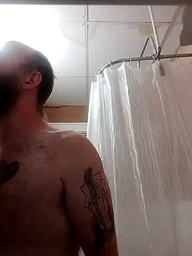 Snapshot of TaylorBlaze chatting on October 2, 8:18 am TaylorBlaze online show from October 2, 8:18 am