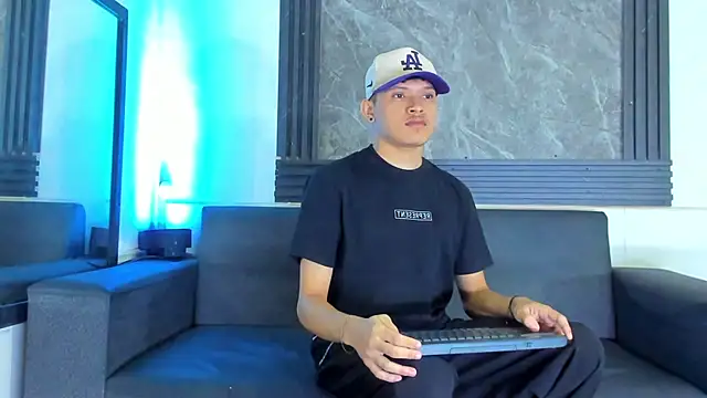 robertsmith 1 online show from December 5, 4:30 am