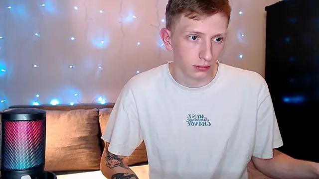 Snapshot of juliaanddima chatting on September 10, 11:14 pm juliaanddima online show from September 10, 11:14 pm