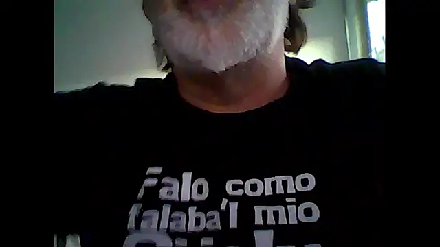 Snapshot of xcimeru chatting on October 6, 6:01 pm xcimeru online show from October 6, 6:01 pm