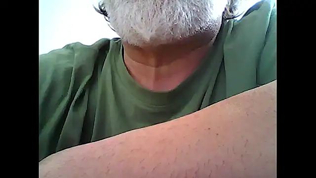 Snapshot of xcimeru chatting on October 21, 2:31 pm xcimeru online show from October 21, 2:31 pm