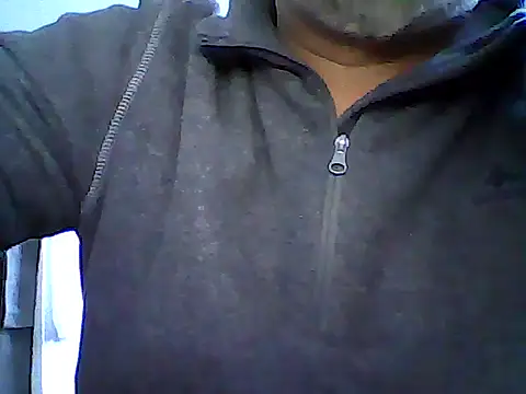 Snapshot of xcimeru chatting on February 27, 7:23 am xcimeru online show from February 27, 7:23 am