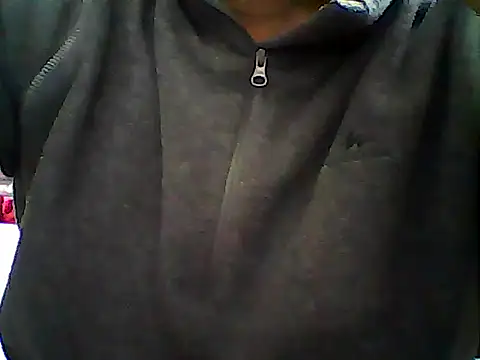 Snapshot of xcimeru chatting on February 15, 8:11 am xcimeru online show from February 15, 8:11 am