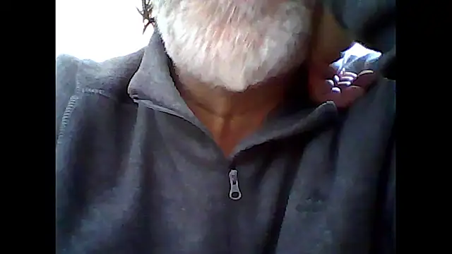 Snapshot of xcimeru chatting on October 2, 7:23 am xcimeru online show from October 2, 7:23 am