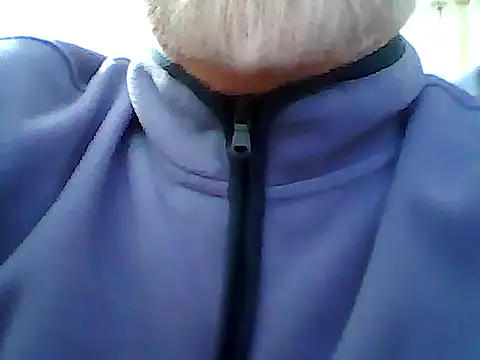 Snapshot of xcimeru chatting on March 9, 8:21 pm xcimeru online show from March 9, 8:21 pm