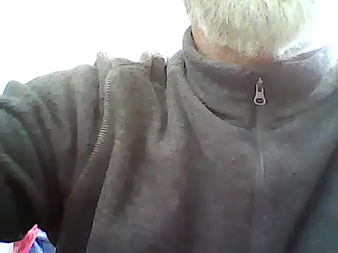 Snapshot of xcimeru chatting on February 28, 8:53 am xcimeru online show from February 28, 8:53 am