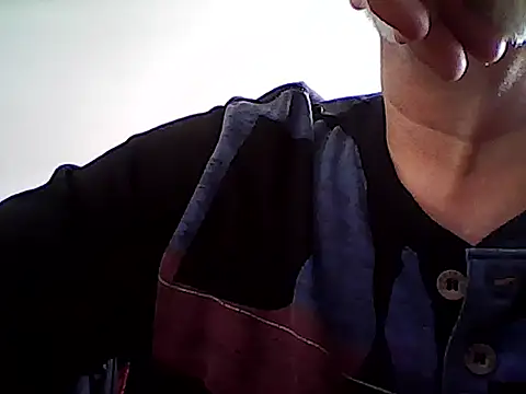 Snapshot of xcimeru chatting on March 7, 10:45 am xcimeru online show from March 7, 10:45 am