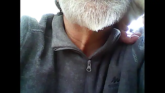 Snapshot of xcimeru chatting on September 13, 9:43 am xcimeru online show from September 13, 9:43 am