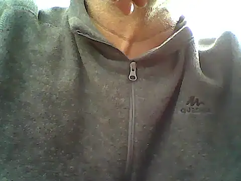 Snapshot of xcimeru chatting on February 18, 3:32 pm xcimeru online show from February 18, 3:32 pm