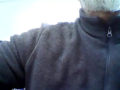 Snapshot of xcimeru chatting on March 9, 8:40 am xcimeru online show from March 9, 8:40 am