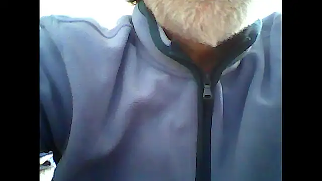 Snapshot of xcimeru chatting on October 4, 3:50 pm xcimeru online show from October 4, 3:50 pm