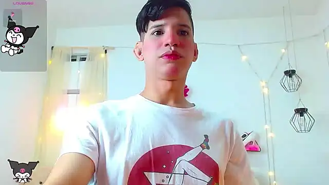Snapshot of Ariel_Femboy_ chatting on January 10, 3:29 am Ariel Femboy  online show from January 10, 3:29 am